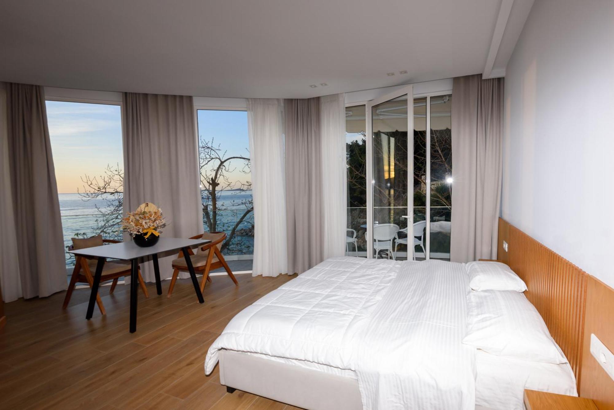 Hotel Nimfa Kanine Eksteriør billede
