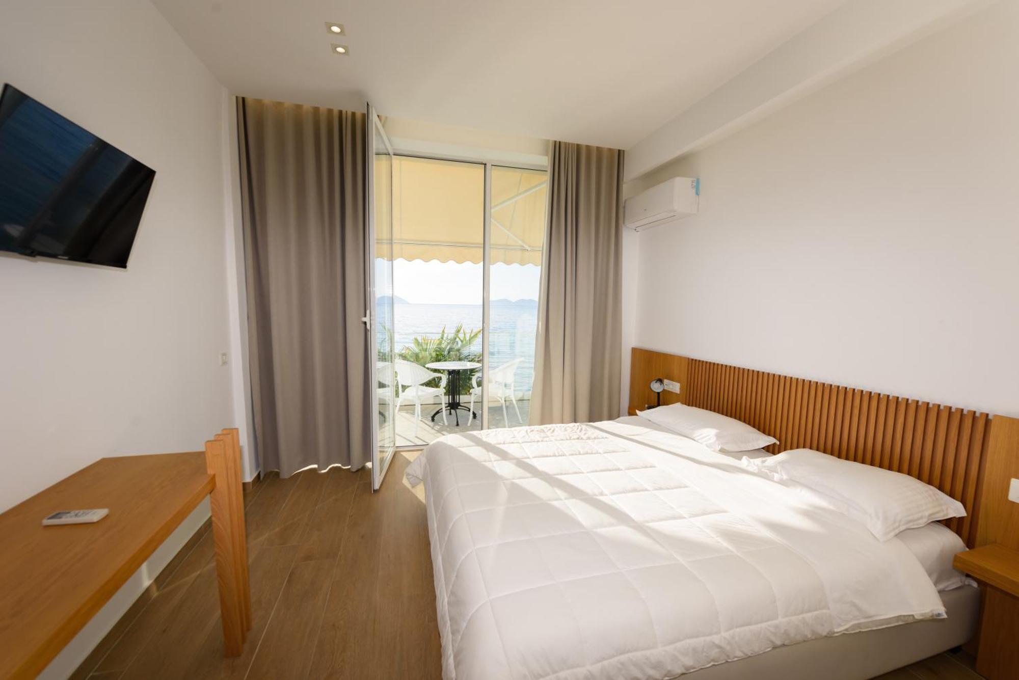 Hotel Nimfa Kanine Eksteriør billede