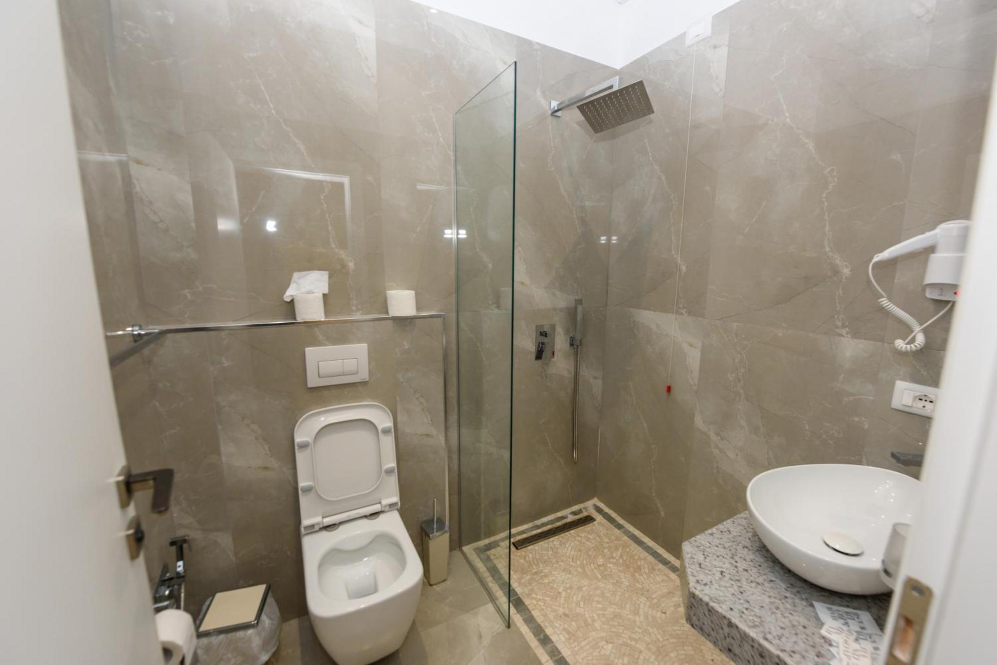 Hotel Nimfa Vlorë Eksteriør billede