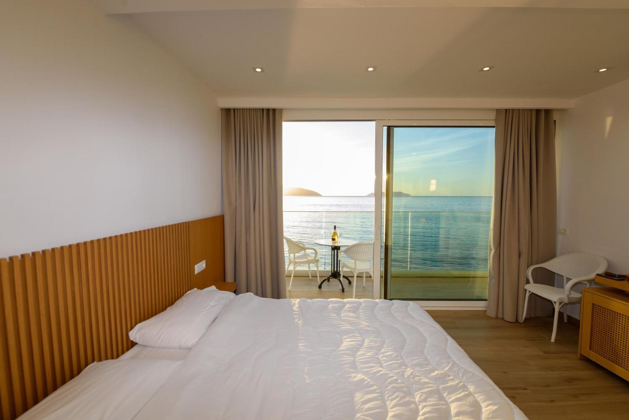 Hotel Nimfa Kanine Eksteriør billede