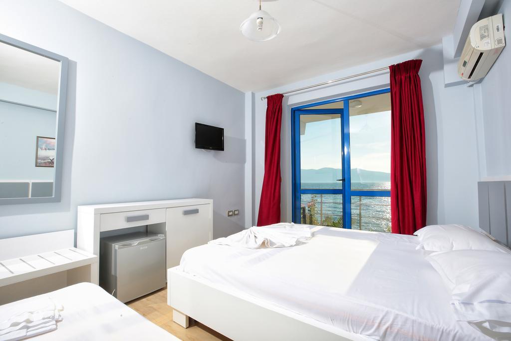 Hotel Nimfa Kanine Eksteriør billede